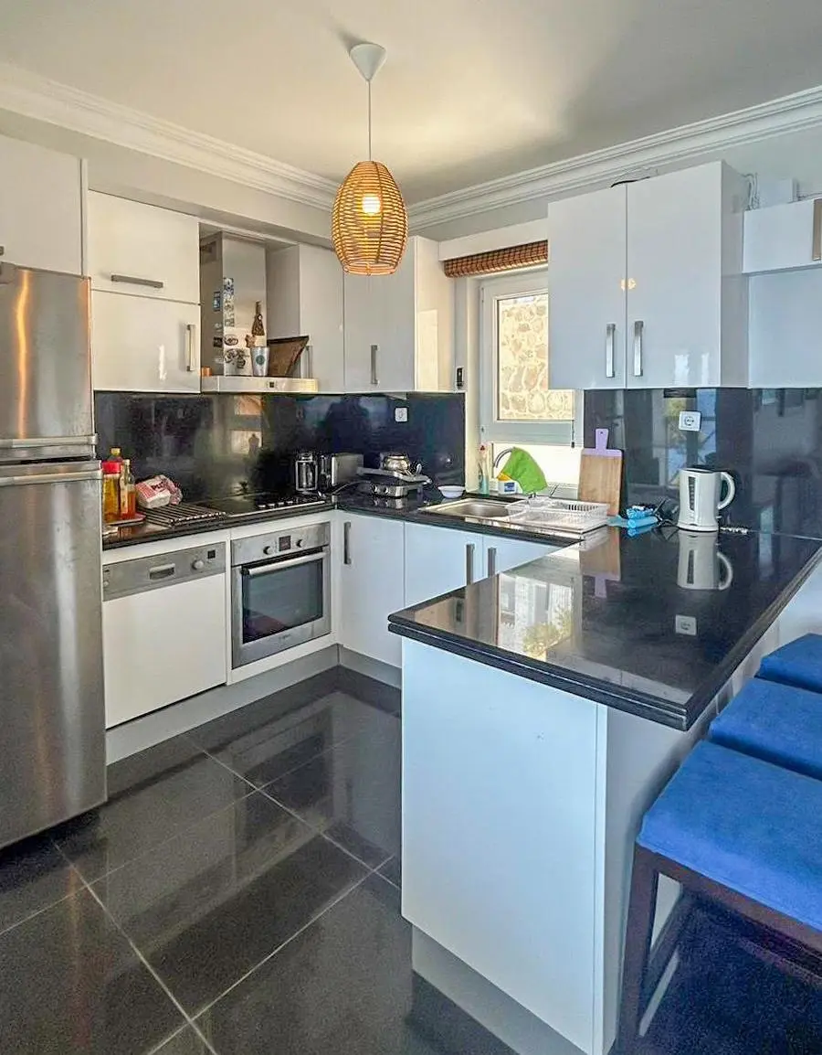 Fitted kitchen